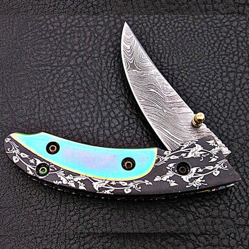 7 inches Custom Handmade Damascus Beautiful Folding Knife