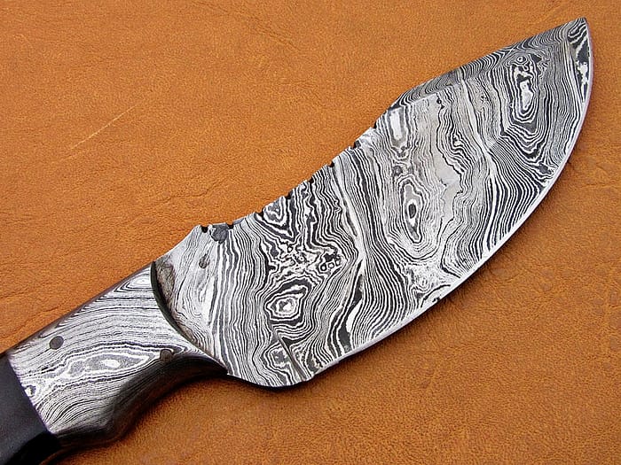 Damascus Steel Blade Knife Skinner With Buffalo Horn Handle 8.5 Inch