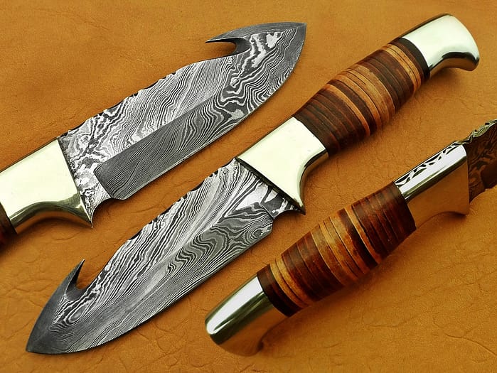 Damascus Steel Blade Gut Hook Handle