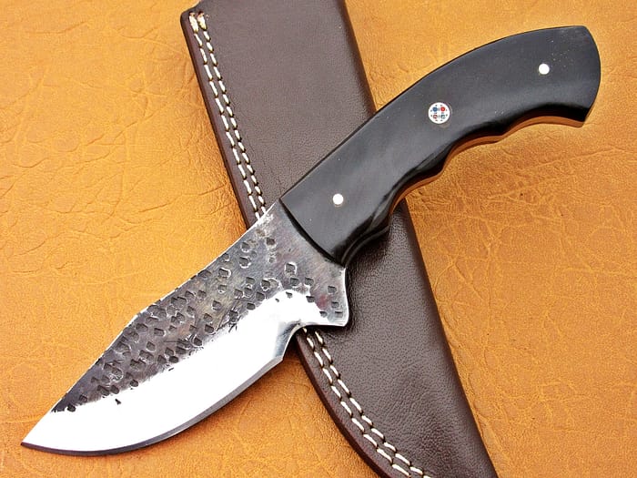 Damascus Steel Blade Skinner Knife With Buffalo Horn Handle 8 Inch