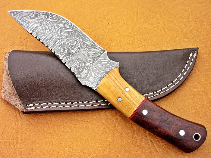 Damascus Steel Blade Skinner Knife With Walnut Wood Handle And Olive Wood Bolster