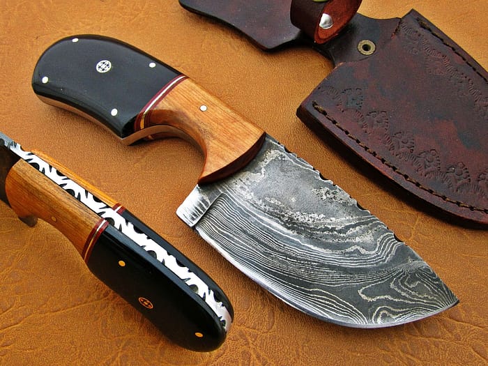 Damascus Steel Blade Skinner Knife With Buffalo Horn Handle 7 Inch