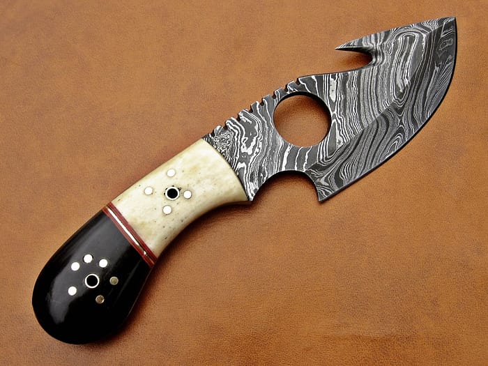 Damascus Steel Gut Hook Bowie Knife - 8 Inch